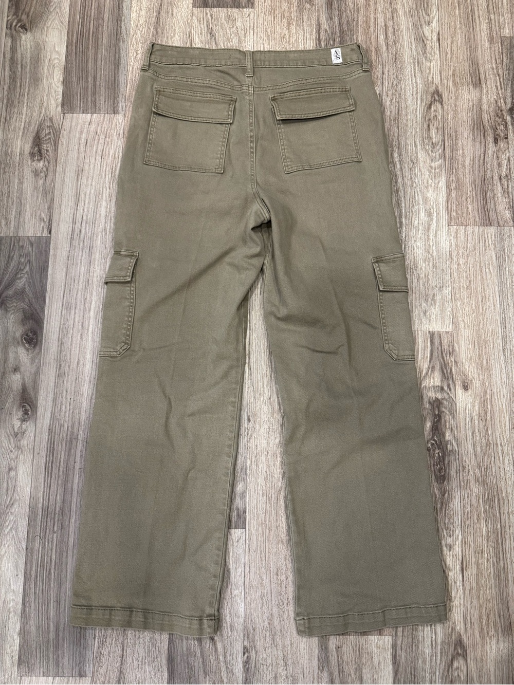 Altar'd State Military Green Baggy Wide-Leg Utility Cargo Pants - Picture 6 of 9